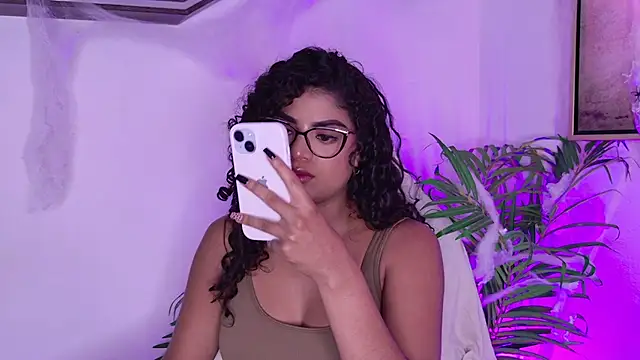 Carly Monroe  online show from 10-30-25, 09:59