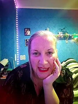 Snapshot of Feelineducentre chatting on 11-16-25, 08:03 Feelineducentre online show from 11-16-25, 08:03