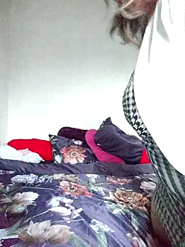 Snapshot of Feelineducentre chatting on 03-07-26, 05:43 Feelineducentre online show from 03-07-26, 05:43