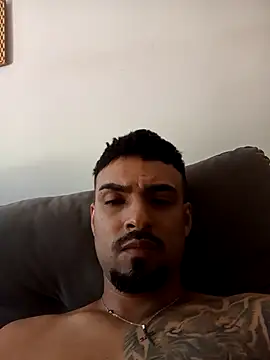 Snapshot of nnyzinho17 chatting on 12-18-25, 04:57 nnyzinho17 online show from 12-18-25, 04:57