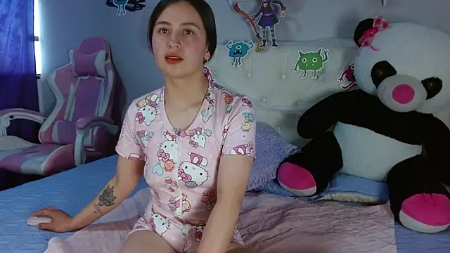 Zaaida  online show from 10-24-25, 01:51