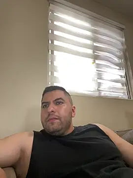 Snapshot of raulgzz4 chatting on 05-26-26, 04:14 raulgzz4 online show from 05-26-26, 04:14