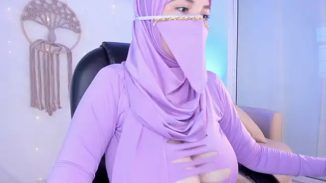 Snapshot of salma_isawwii chatting on 10-28-25, 01:58 salma isawwii online show from 10-28-25, 01:58