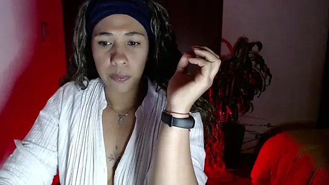 IVONNE COLLINS33 online show from 03-18-26, 12:03