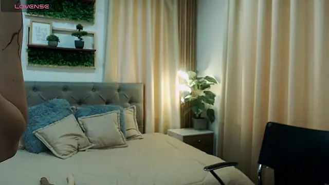 zohet kriss online show from 10-21-25, 02:40