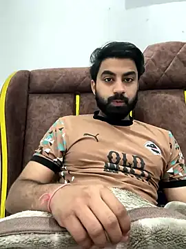 Snapshot of hottestboy03 chatting on 01-13-26, 05:57 hottestboy03 online show from 01-13-26, 05:57