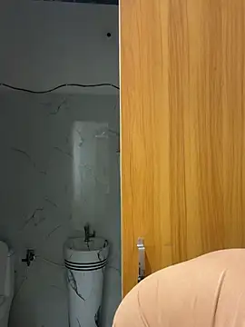 Snapshot of hottestboy03 chatting on 02-09-26, 09:57 hottestboy03 online show from 02-09-26, 09:57