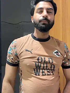 Snapshot of hottestboy03 chatting on 02-18-26, 08:43 hottestboy03 online show from 02-18-26, 08:43