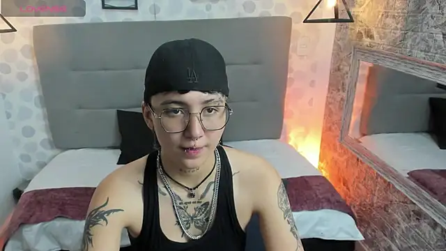 Snapshot of emahills__axelrose chatting on 10-04-25, 01:58 emahills axelrose online show from 10-04-25, 01:58