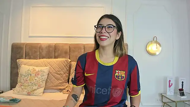 Snapshot of Caitlin_Cat chatting on 09-23-25, 04:48 Caitlin Cat online show from 09-23-25, 04:48