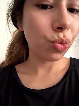 Snapshot of Caitlin_Cat chatting on 10-03-25, 07:44 Caitlin Cat online show from 10-03-25, 07:44