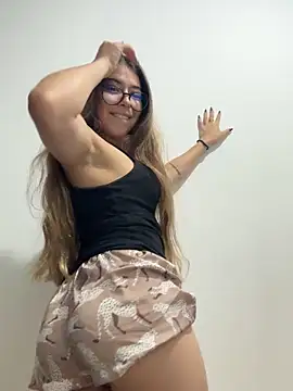 Snapshot of Caitlin_Cat chatting on 10-05-25, 03:05 Caitlin Cat online show from 10-05-25, 03:05