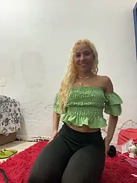 Snapshot of Bruna551 chatting on 03-08-26, 03:54 Bruna551 online show from 03-08-26, 03:54