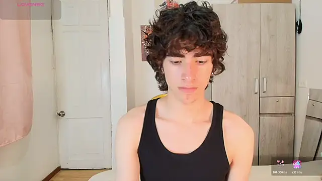 Nude Boy18 online show from 11-17-25, 11:10