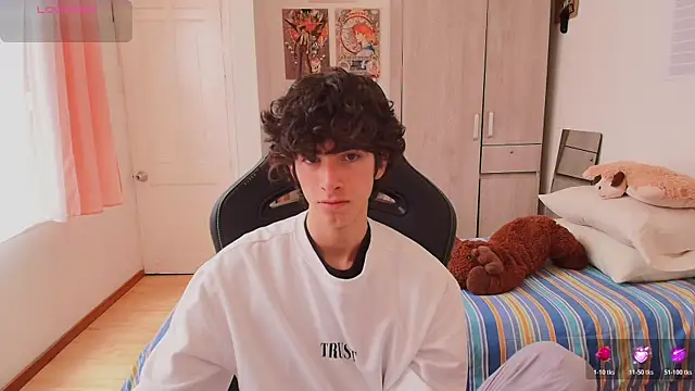 Nude Boy18 online show from 04-09-26, 06:02