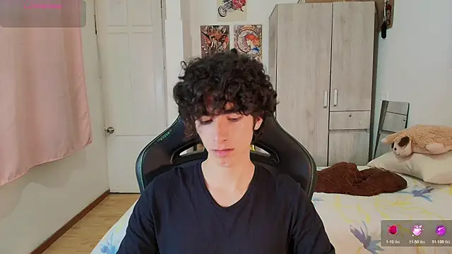 Nude Boy18 online show from 04-16-26, 12:44