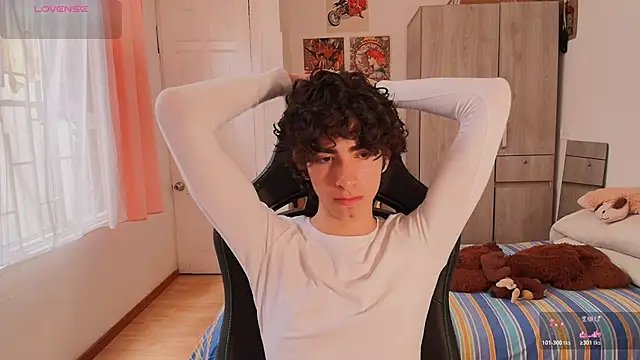 Snapshot of Nude_Boy18 chatting on 05-05-26, 07:00 Nude Boy18 online show from 05-05-26, 07:00