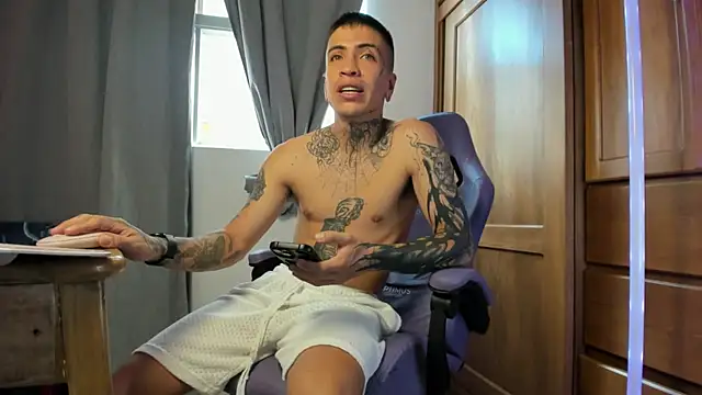 Snapshot of L_instinct chatting on 09-15-25, 08:09 L instinct online show from 09-15-25, 08:09