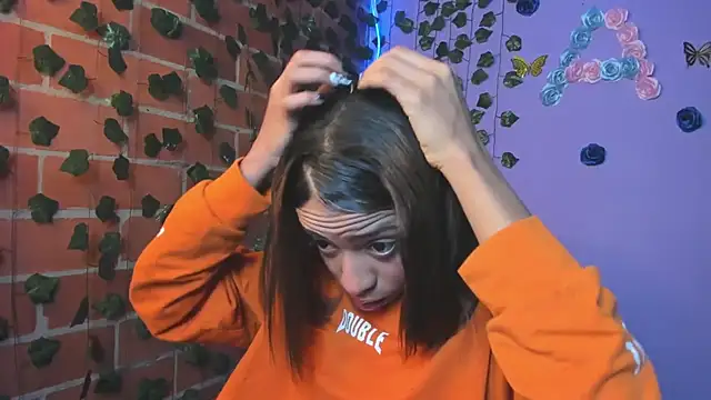 yumi hanna online show from 10-31-25, 01:28