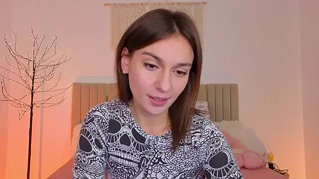 Little mia   online show from 11-13-25, 09:03