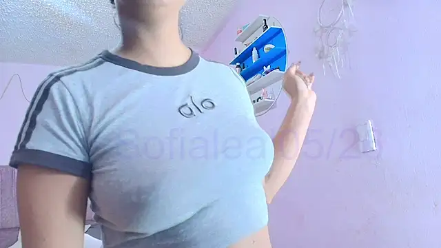 MiSofialeal online show from 05-27-26, 06:27