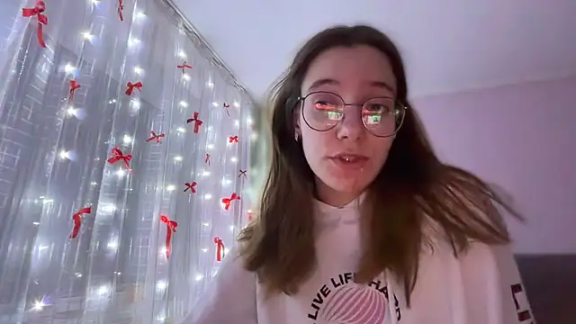 Snapshot of Vietero chatting on 02-19-26, 10:39 Vietero online show from 02-19-26, 10:39