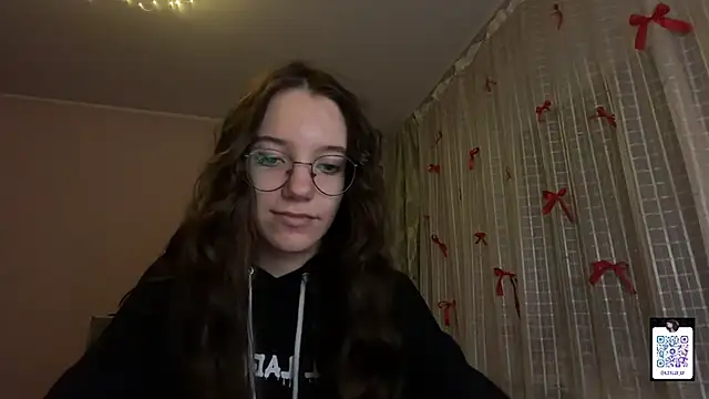 Snapshot of Vietero chatting on 05-24-26, 08:14 Vietero online show from 05-24-26, 08:14