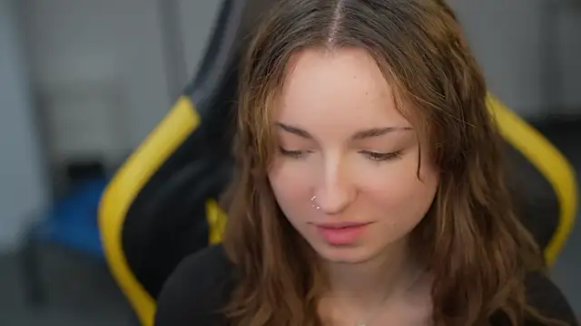 Adele beauty online show from 03-31-26, 11:32