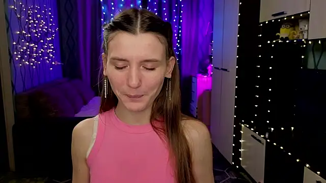 Snapshot of Vetta11 chatting on 12-18-25, 12:44 Vetta11 online show from 12-18-25, 12:44