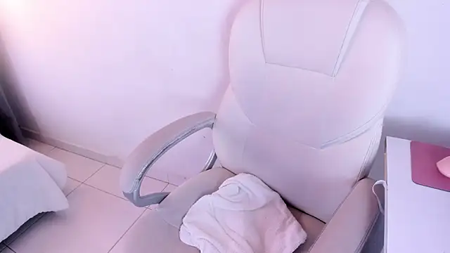 Angel kanon online show from 09-26-25, 12:09