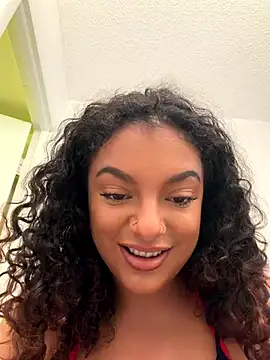 Snapshot of allybluee777 chatting on 11-04-25, 04:28 allybluee777 online show from 11-04-25, 04:28