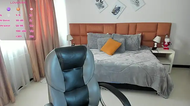 Catti Brie online show from 11-22-25, 11:53