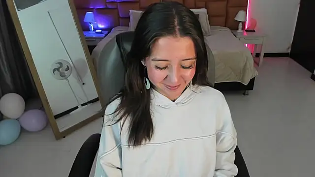 Catti Brie online show from 04-22-26, 11:23