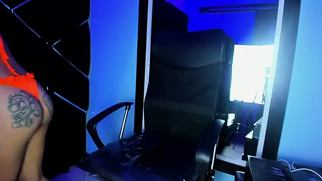 Snapshot of Violetta_Rousse_ chatting on 02-28-26, 04:19 Violetta Rousse online show from 02-28-26, 04:19