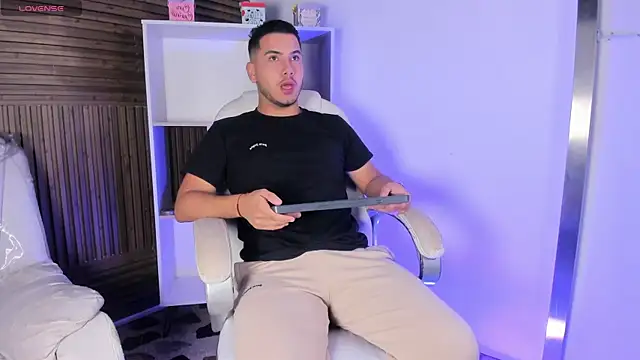 Axel grey  online show from 11-14-25, 12:26