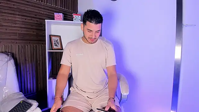 Axel grey  online show from 11-25-25, 12:16