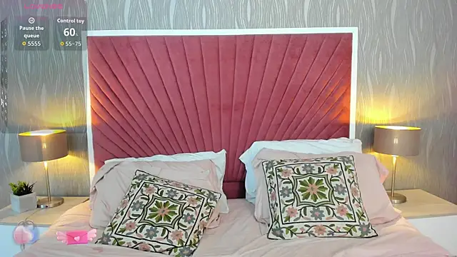 ValentiinaCruz online show from 09-09-25, 10:31