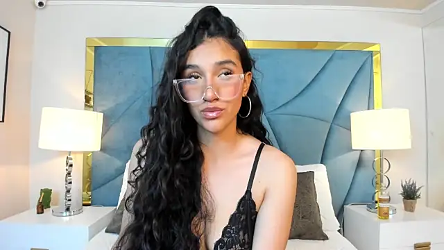 ValentiinaCruz online show from 09-21-25, 07:48