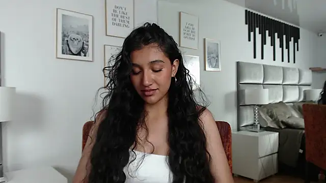 ValentiinaCruz online show from 11-13-25, 09:47