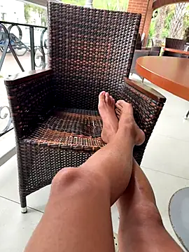 Jonypink10 online show from 10-27-25, 01:04