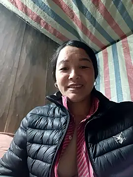 Snapshot of Bliss_rose chatting on 01-16-26, 03:43 Bliss rose online show from 01-16-26, 03:43