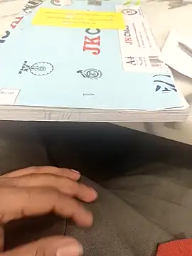 hotboy43339 online show from 12-18-25, 04:07