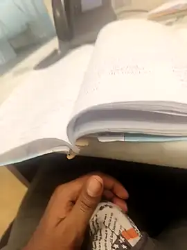 hotboy43339 online show from 02-11-26, 09:03