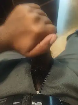hotboy43339 online show from 06-25-26, 10:03