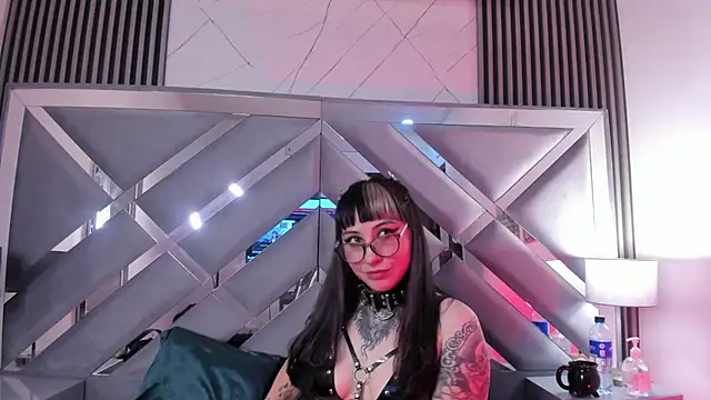 Ravenna666  online show from 01-11-26, 07:19