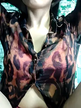 Snapshot of pihu099 chatting on 11-22-25, 05:45 pihu099 online show from 11-22-25, 05:45