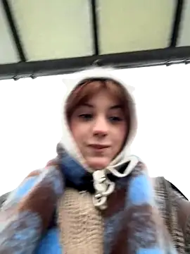 Snapshot of Only_April chatting on 11-19-25, 11:21 Only April online show from 11-19-25, 11:21