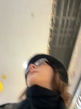 Snapshot of Only_April chatting on 12-05-25, 08:01 Only April online show from 12-05-25, 08:01