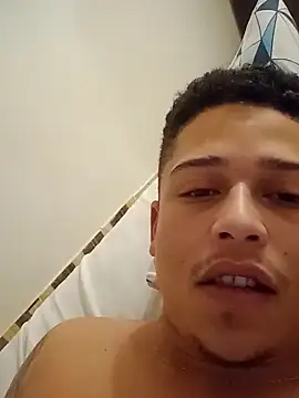 Snapshot of Duartte33 chatting on 09-17-25, 08:54 Duartte33 online show from 09-17-25, 08:54