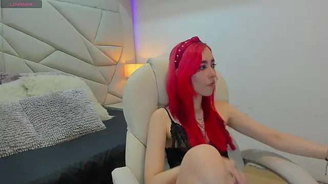 Snapshot of persefone_333 chatting on 09-29-25, 07:51 persefone 333 online show from 09-29-25, 07:51